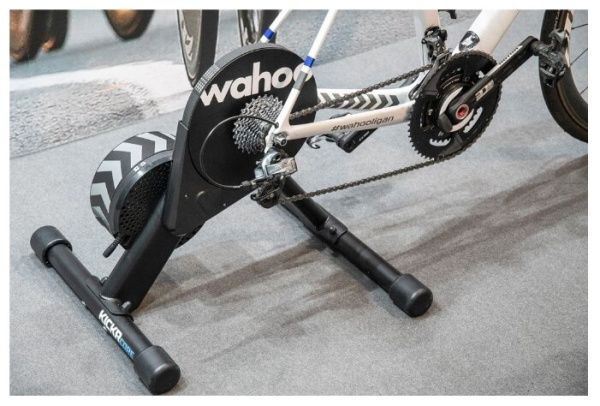 Трейнер велотренажер Wahoo KICKR CORE